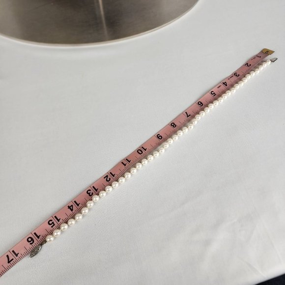 VINTAGE White Faux Pearl Knotted Necklace - Picture 6 of 6